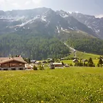 Otel Berghuus Radons *
